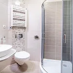 Bed & Breakfast Kamienica Pod Neptunem - Rynek - Sniadanie W Cenie - 200m Do Molo