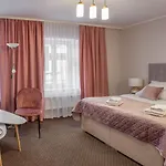 Bed & Breakfast Kamienica Pod Neptunem - Rynek - Sniadanie W Cenie - 200m Do Molo Puck
