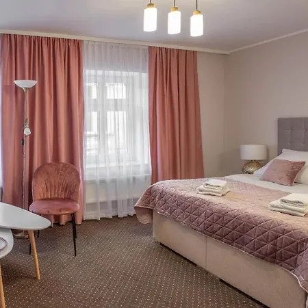 Kamienica Pod Neptunem - Rynek - Sniadanie W Cenie - 200m Do Molo Bed and breakfast