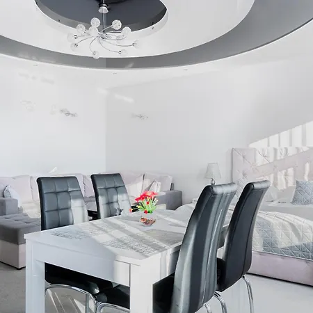 Kamienica Pod Neptunem - Rynek - Sniadanie W Cenie - 200m Do Molo Bed and Breakfast Puck