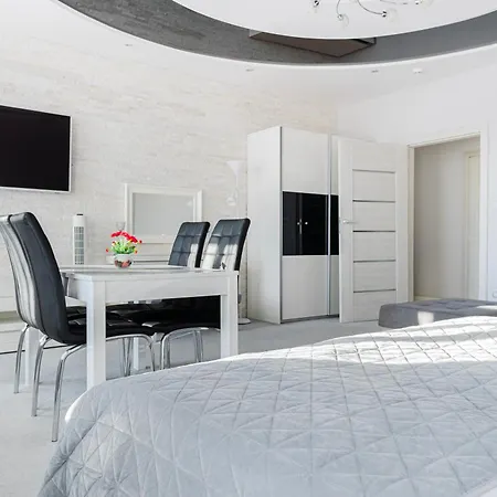 Kamienica Pod Neptunem - Rynek - Sniadanie W Cenie - 200m Do Molo Bed and breakfast Puck