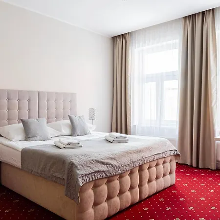 Kamienica Pod Neptunem - Rynek - Sniadanie W Cenie - 200m Do Molo Bed and breakfast