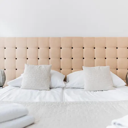 Bed and Breakfast Kamienica Pod Neptunem - Rynek - Sniadanie W Cenie - 200m Do Molo