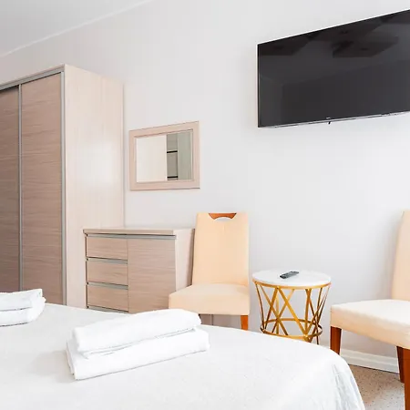Kamienica Pod Neptunem - Rynek - Sniadanie W Cenie - 200m Do Molo Bed and Breakfast