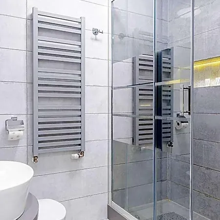 Bed and breakfast Kamienica Pod Neptunem - Rynek - Sniadanie W Cenie - 200m Do Molo