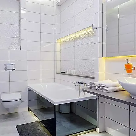 Kamienica Pod Neptunem - Rynek - Sniadanie W Cenie - 200m Do Molo Bed and breakfast
