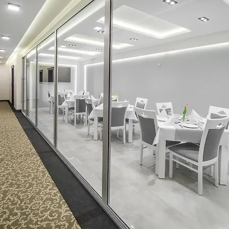 Couette-café Kamienica Pod Neptunem - Rynek - Sniadanie W Cenie - 200m Do Molo Puck