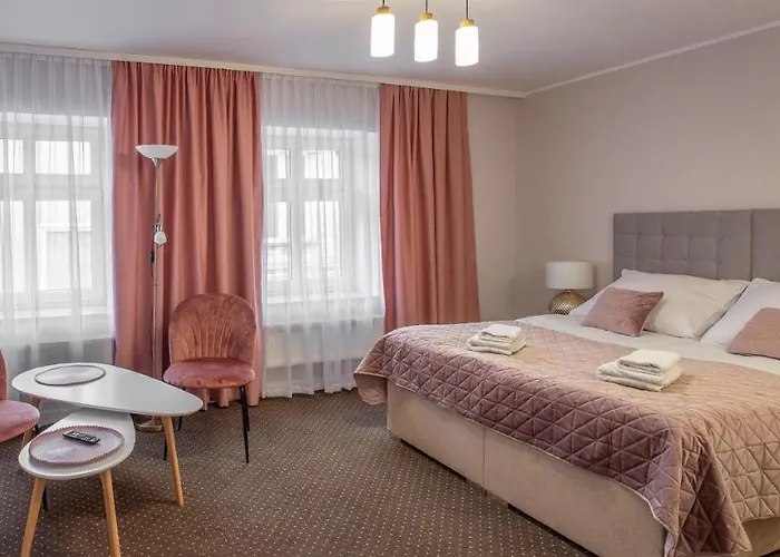 Kamienica Pod Neptunem - Rynek - Sniadanie W Cenie - 200m Do Molo Bed and breakfast