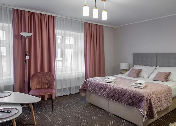 Bed and breakfast Kamienica Pod Neptunem - Rynek - Sniadanie W Cenie - 200m Do Molo Puck