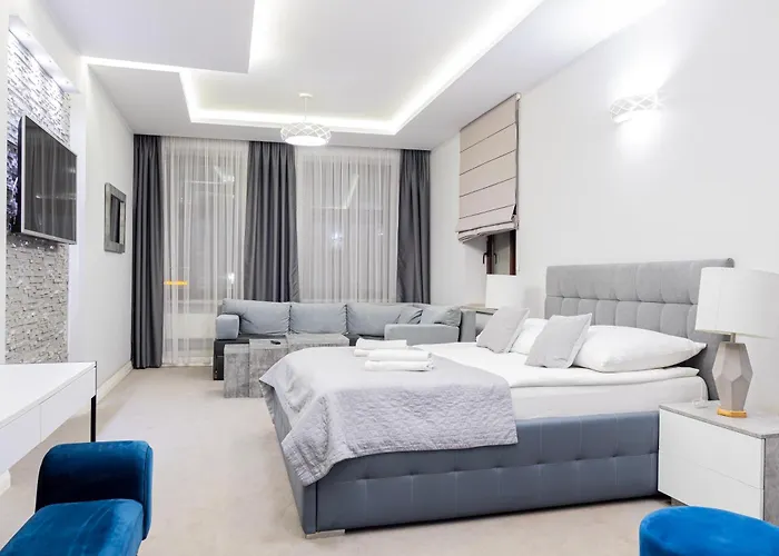 Kamienica Pod Neptunem - Rynek - Sniadanie W Cenie - 200m Do Molo