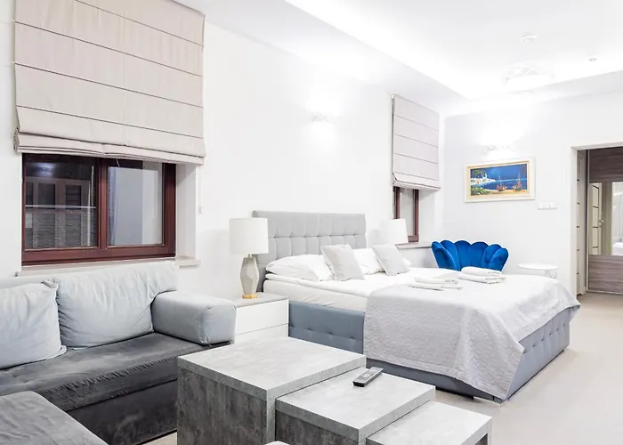 Bed & Breakfast Kamienica Pod Neptunem - Rynek - Sniadanie W Cenie - 200m Do Molo