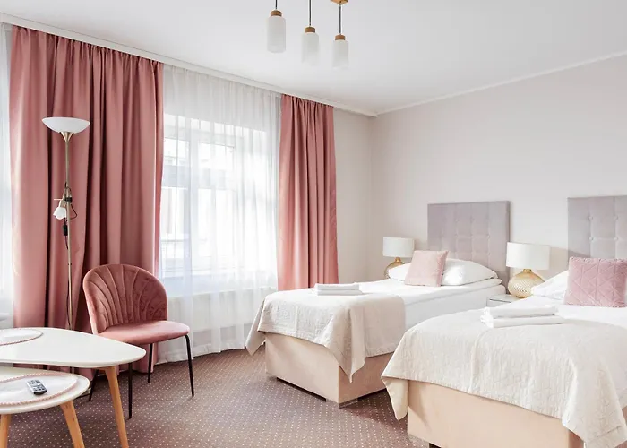 Kamienica Pod Neptunem - Rynek - Sniadanie W Cenie - 200m Do Molo