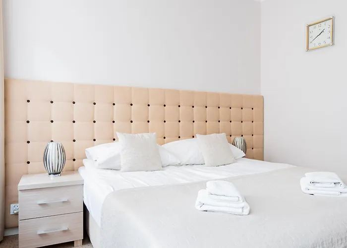 Kamienica Pod Neptunem - Rynek - Sniadanie W Cenie - 200m Do Molo 帕克