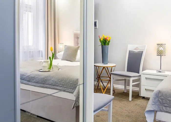 Kamienica Pod Neptunem - Rynek - Sniadanie W Cenie - 200m Do Molo Bed and breakfast Puck