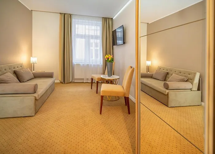 Kamienica Pod Neptunem - Rynek - Sniadanie W Cenie - 200m Do Molo