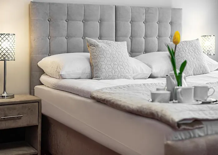 Bed and breakfast Kamienica Pod Neptunem - Rynek - Sniadanie W Cenie - 200m Do Molo