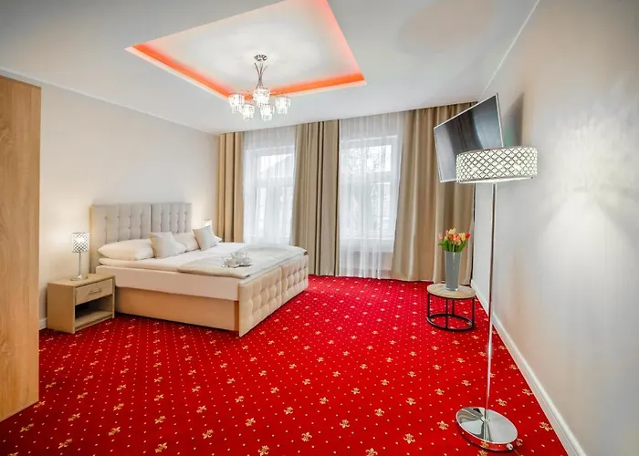 Bed and breakfast Kamienica Pod Neptunem - Rynek - Sniadanie W Cenie - 200m Do Molo