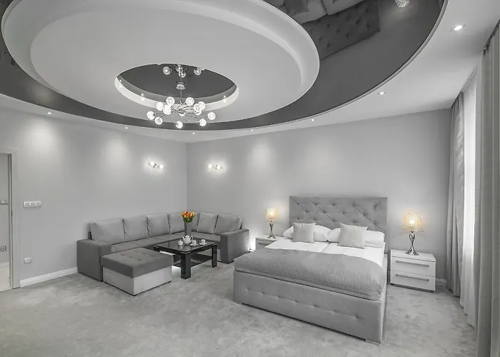 Bed and breakfast Kamienica Pod Neptunem - Rynek - Sniadanie W Cenie - 200m Do Molo Puck