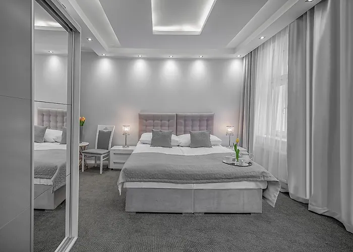 Kamienica Pod Neptunem - Rynek - Sniadanie W Cenie - 200m Do Molo Bed and breakfast Puck