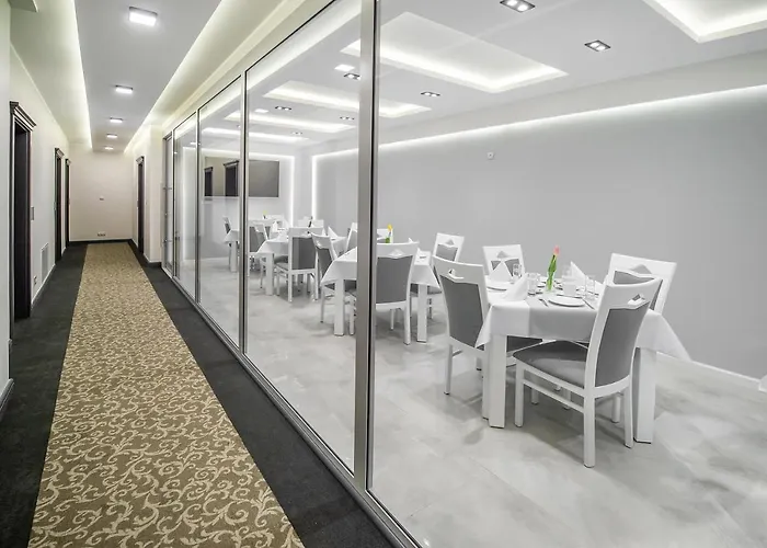 Couette-café Kamienica Pod Neptunem - Rynek - Sniadanie W Cenie - 200m Do Molo Puck